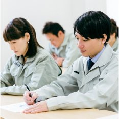 セミナーに参加する人